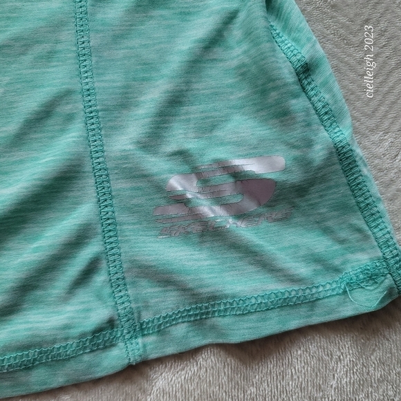 💥4 for $25💥Skechers Work out tank - Picture 2 of 5